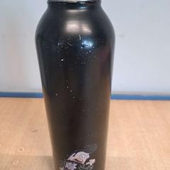 Drinkfles zwart met print, zoals gemeld door TU/e - Receptie Gemini noord met iLost