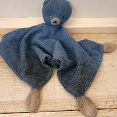 Labazada cariñosa Blauw beertje, segundo informou DierenPark Amersfoort usando iLost