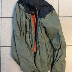 السترة، كما تم الإبلاغ عنه بواسطة Regio Oost-Vlaanderen عبر iLost