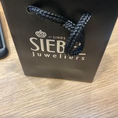 バッグ がiLostで Designer Outlet Roosendaal によって報告されました