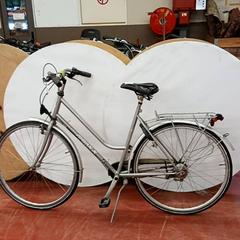 İLost kullanarak Fietsdepot Hasselt tarafından bildirildiği gibi Bisiklet traxx Zilver damesfiets