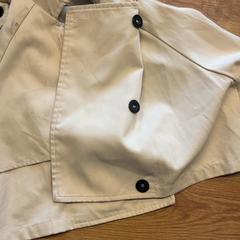 Abrigo Beige, ha sido reportado por GVB con iLost