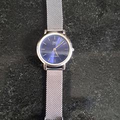 Horloge Q & Q Quarts, jak bylo nahlášeno na iLost