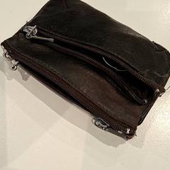 Etui na klucze z kluczami Bruin, zgłoszono przez Gemeente Nijkerk przy użyciu iLost