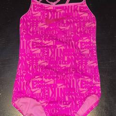 水着（サブカテゴリー） & 水着 Roze がiLostで Van der Valk Hotel Amsterdam-Amstel によって報告されました