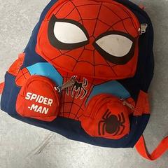 Hátizsák Rood/Blauw, amint azt Regio Oost-Vlaanderen az iLost segítségével jelentette.