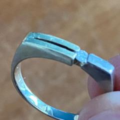 Ring, amint azt az iLostnak jelentették.