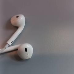 Øretelefon Iphone, som rapportert av Padualaan 101 ved bruk av iLost