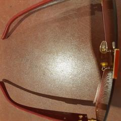 Lunette de soleil bordeaux, iLost를 사용하여 TCL에 보고됨