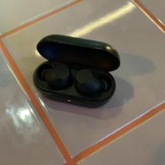 Earbuds Sony, as reported by MEININGER Hotel Köln West using iLost