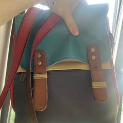 Coloured backpack by soruka, segons s'ha informat a iLost