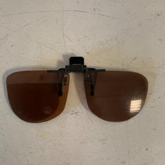 عدسات النظارات الشمسية Opzetstuk zonnebril، كما تم الإبلاغ عنه بواسطة Artis عبر iLost