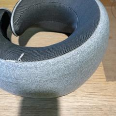 Neckpillow, rapporterat av MEININGER Hotel Berlin East Side Gallary med iLost