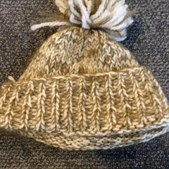 Hut Green and white, gemeldet von MEININGER Hotel Amsterdam City West über iLost