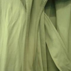 Kleidung black bras and green jamper, gemeldet von MEININGER Hotel Bordeaux Gare Saint-Jean über iLost