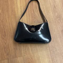 Poltsa Buis, gisa salatu by GVB iLost erabiliz