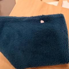 Prydnadskudde & Sjal, rapporterat av IKEA Hénin-Beaumont med iLost