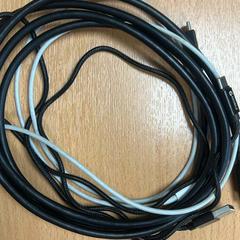 Cabo de carregamento cables, como reportado por Sheraton Brussels Airport Hotel utilizando o iLost