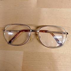 Szemüveg Sans marque, amint azt IKEA Paris - Thiais az iLost segítségével jelentette.