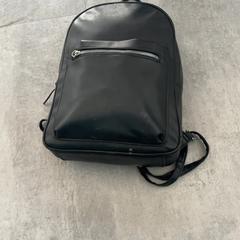 حقائب الظهر والحقائب النهارية، كما تم الإبلاغ عنه بواسطة Arriva Achterhoek-Rivierenland عبر iLost