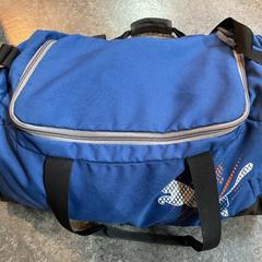 Taška na tělocvik, jak nahlášeno Gemeente Amsterdam - Bureau Gevonden Voorwerpen pomocí iLost