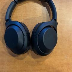 سماعات الرأس، كما تم الإبلاغ عنه بواسطة Pathé Groningen عبر iLost