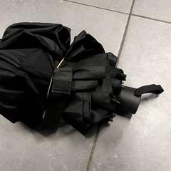 Parasol Zwart, zgłoszono przez Centraal magazijn przy użyciu iLost