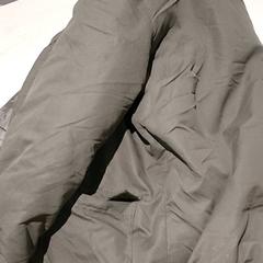 Kleding - Jas, amint azt Centraal magazijn az iLost segítségével jelentette.