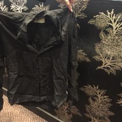 Camisas Zwart linnen, segundo informou Van der Valk Hotel Vianen usando iLost