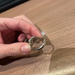 Prsten Zilver - gegrafeerd, jak nahlášeno Van der Valk Hotel Deventer pomocí iLost