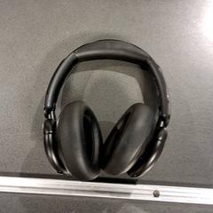 Auscultadores Zwart, como reportado por Breng Nijmegen utilizando o iLost