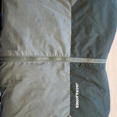 Kleding - Jas, rapporterat av Regio Oost-Vlaanderen med iLost