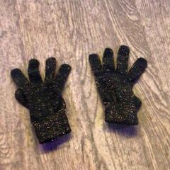 Handschuhe Zwart met glitters, gemeldet von De Heeren van Aemstel über iLost