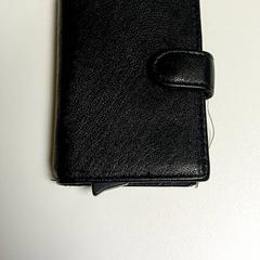 Kaartenhouder - Babak, a été signalé par Centraal magazijn utilisant iLost