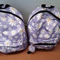 Backpack Paarse bloemen tas, as reported by Familiepark Drievliet using iLost