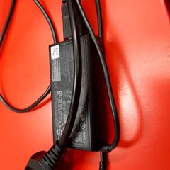 Laptop oplader, zoals gemeld door UvA REC met iLost
