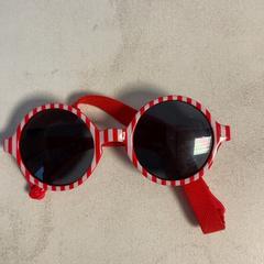 Gafas de sol, segundo informou Artis usando iLost