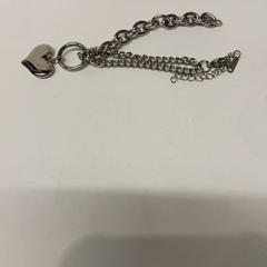 Pulsera, ha sido reportado por IKEA横浜 con iLost