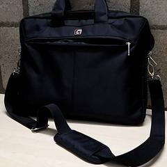 Sac d'ordinateur portable, a été signalé par Arriva Oost-Brabant utilisant iLost