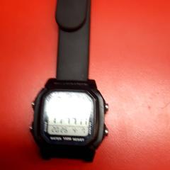 Montre, a été signalé par UvA REC utilisant iLost