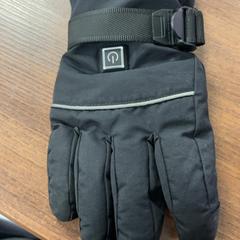 Glove Zwart, as reported by Pathé Leeuwarden using iLost