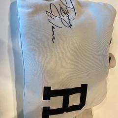 Kleding -Trui wit, ha sido reportado por Centraal magazijn con iLost