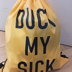 Saco de ginástica geel, como reportado por RRReis IJssel-Vecht utilizando o iLost