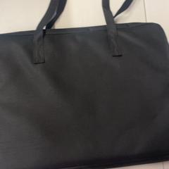 Bolsa para portátil, segundo informou GVB usando iLost