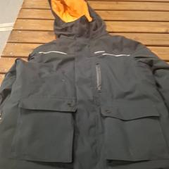 Casaco, como reportado por IKEA Villiers-sur-Marne utilizando o iLost