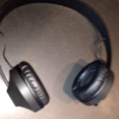 سماعات الرأس، كما تم الإبلاغ عنه بواسطة TivoliVredenburg عبر iLost