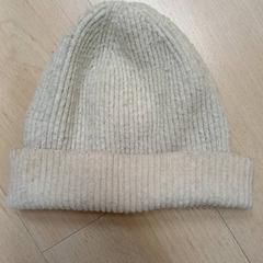 قبعة صغيرة، كما تم الإبلاغ عنه بواسطة IKEA Strasbourg عبر iLost