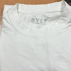 Ing shirt, amint azt Sheraton Brussels Airport Hotel az iLost segítségével jelentette.