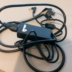 Laptop charger, ha sido reportado por TU/e - Receptie Neuron con iLost