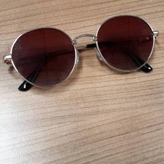 İLost kullanarak Transdev Hoeksche Waard Goeree Overflakkee tarafından bildirildiği gibi Güneş gözlüğü